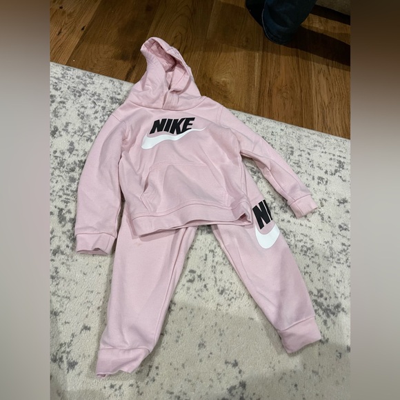 Nike sweat suit. Light pink. - Picture 1 of 7